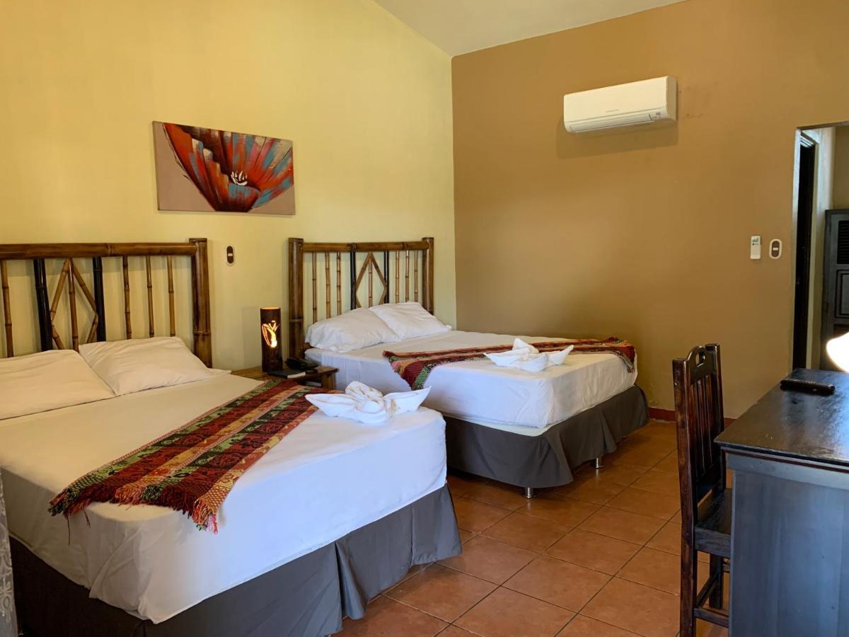 Zafra Hotel Retalhuleu Exteriör bild